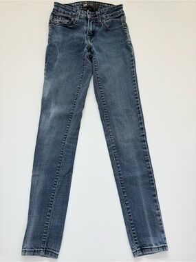 Levi's Women's Skinny Jeans in Faded Blue Denim